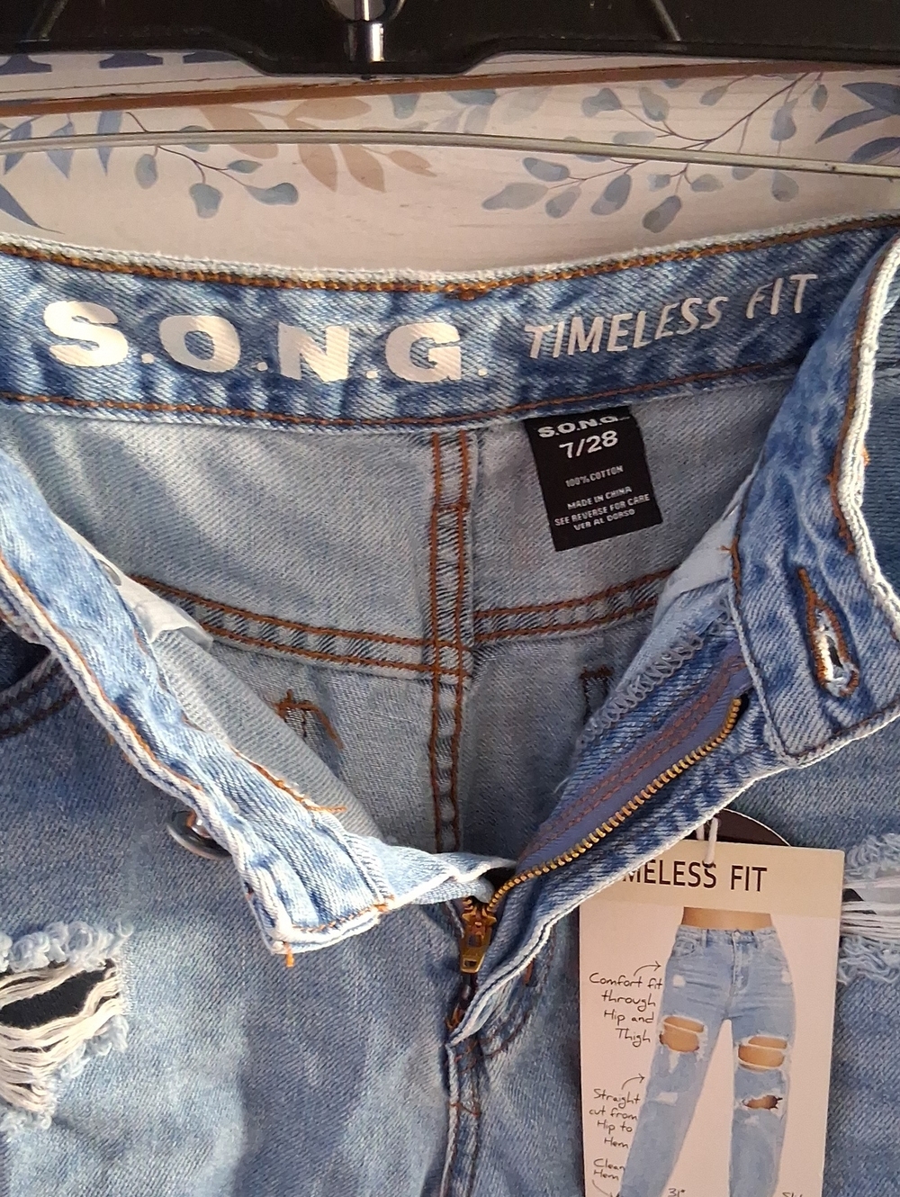 Timeless Fit Ripped Jeans - Picture 3 of 6